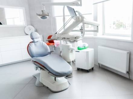 Chicago, IL dentist license defense lawyer